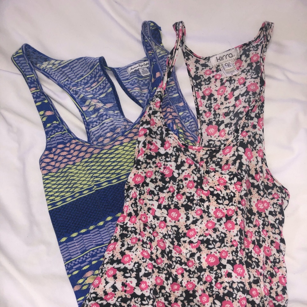 Set of 2 printed tank top.